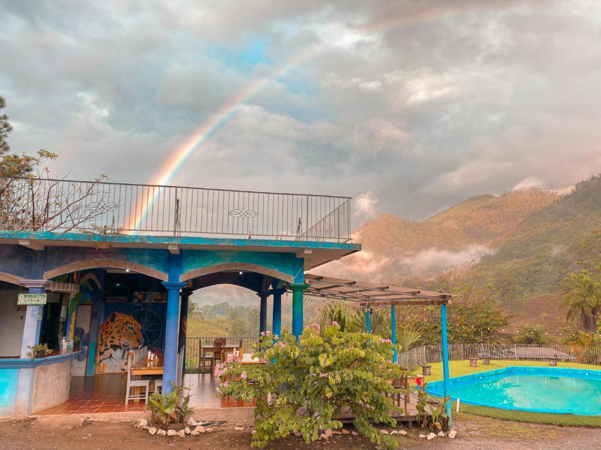 El Mirador De Tansu Hotel Lanquin Bagian luar foto